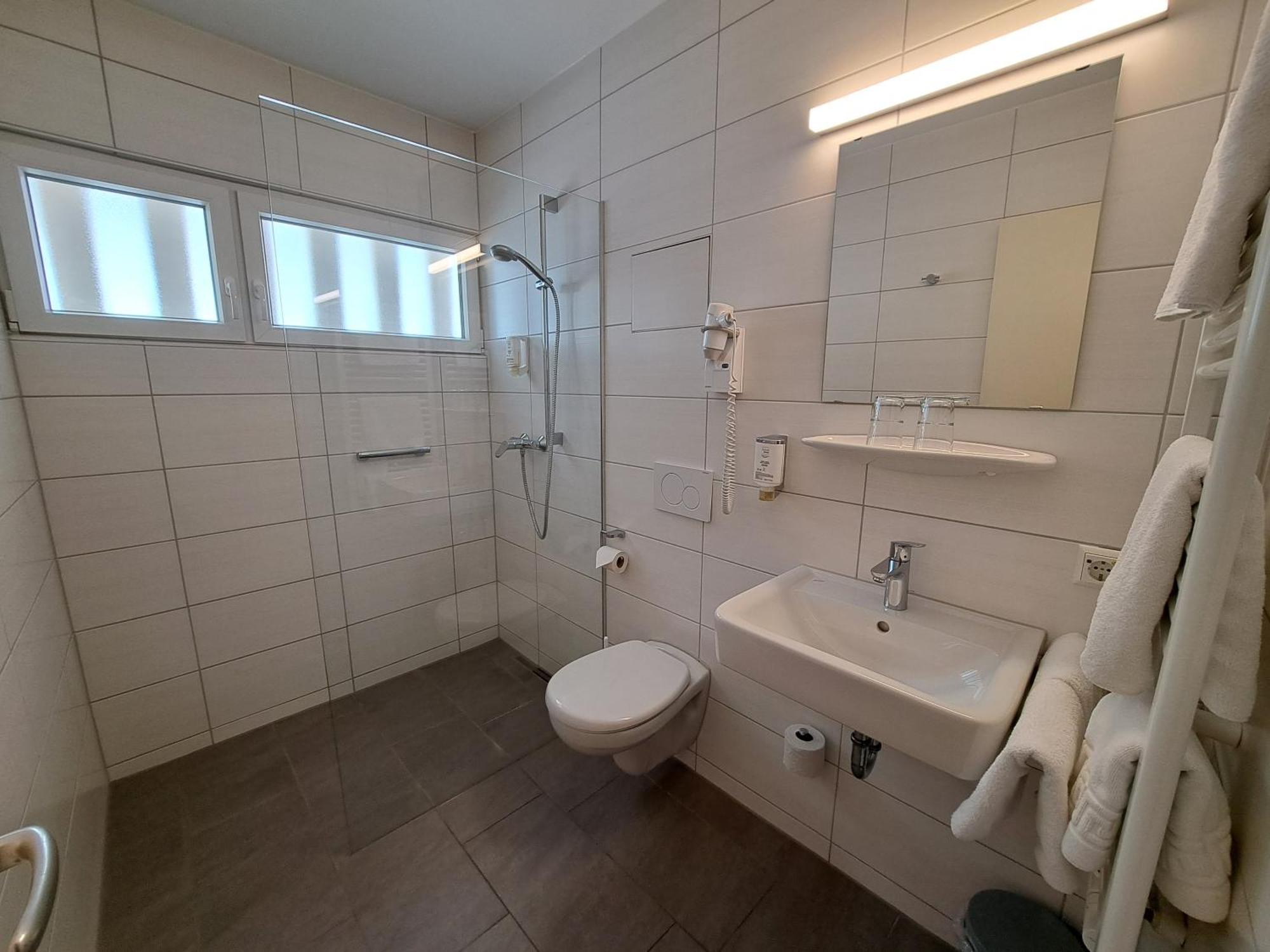 Hotel Zur Post Вайлхайм ан дер Тек Екстериор снимка